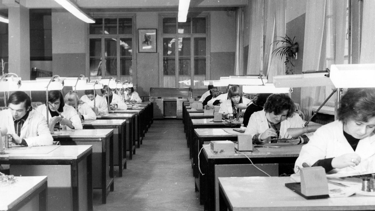 A radio assembly workshop at the pilot production facility.