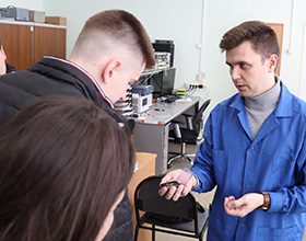 Во ВНИИФТРИ стартовала неделя проекта «День открытых дверей Росстандарта» для учащихся 