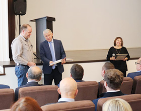 Сотрудники ФГУП «ВНИИФТРИ» получили награды по итогам работы в 2025 году